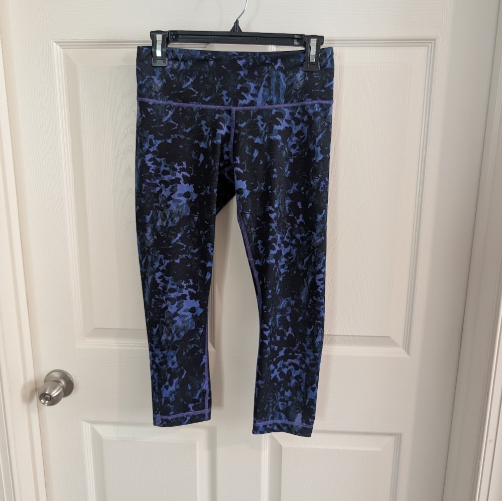 Lululemon Blue and Black Capri Leggings size 6